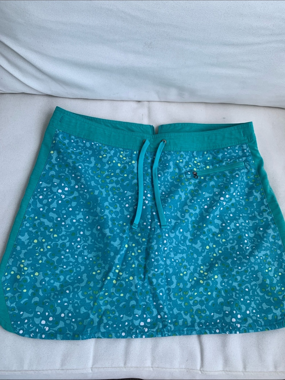 White Sierra Teal Active Skort Shorts/ Skirt Combo size 8 Super Cute!